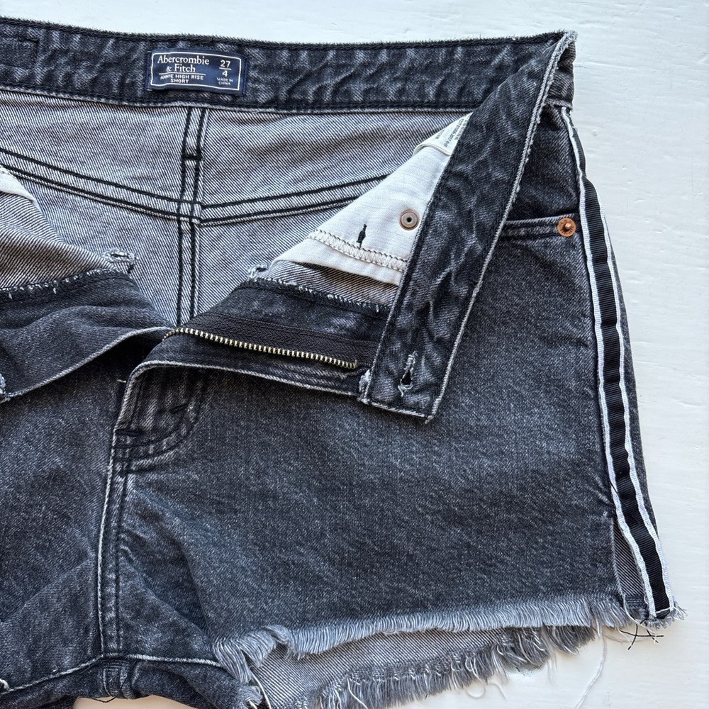 Abercrombie Womens 27/4 Shorts Cutoff Black High Rise Retro Stripe Denim Annie - Picture 4 of 8